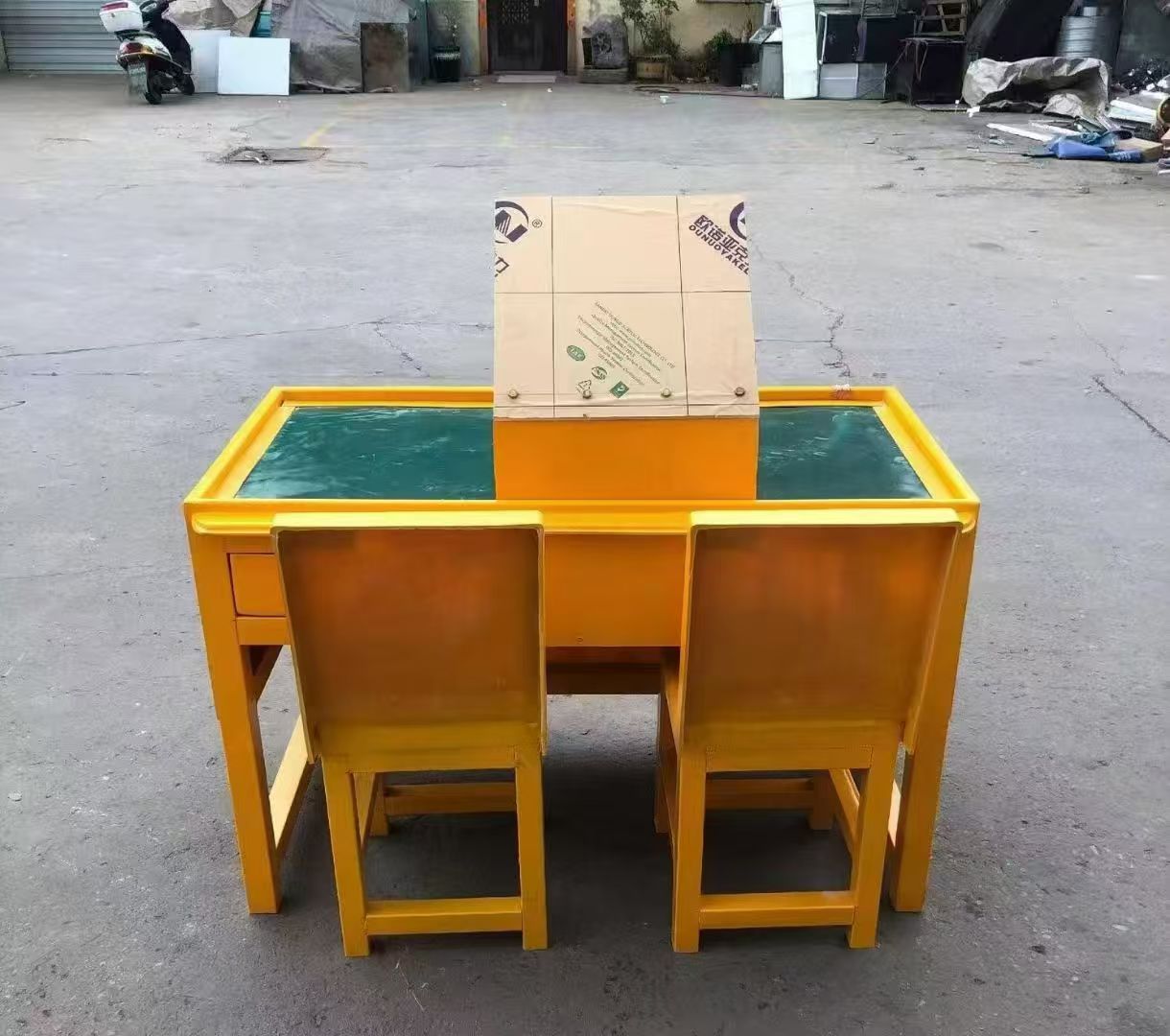广德防静电导通桌井下煤矿火工品发放桌：危险品流转的安全守护者